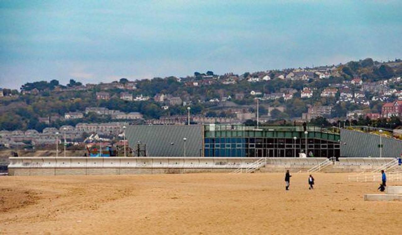 Central Colwyn Bay F1 エクステリア 写真